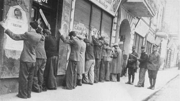 La mort en face : le pogrom de Iasi