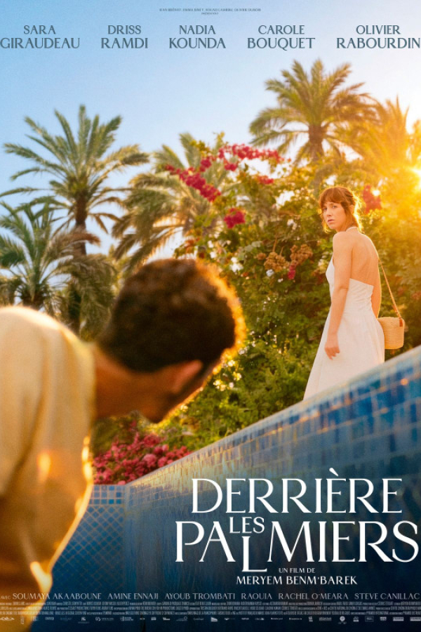 Derrière les palmiers