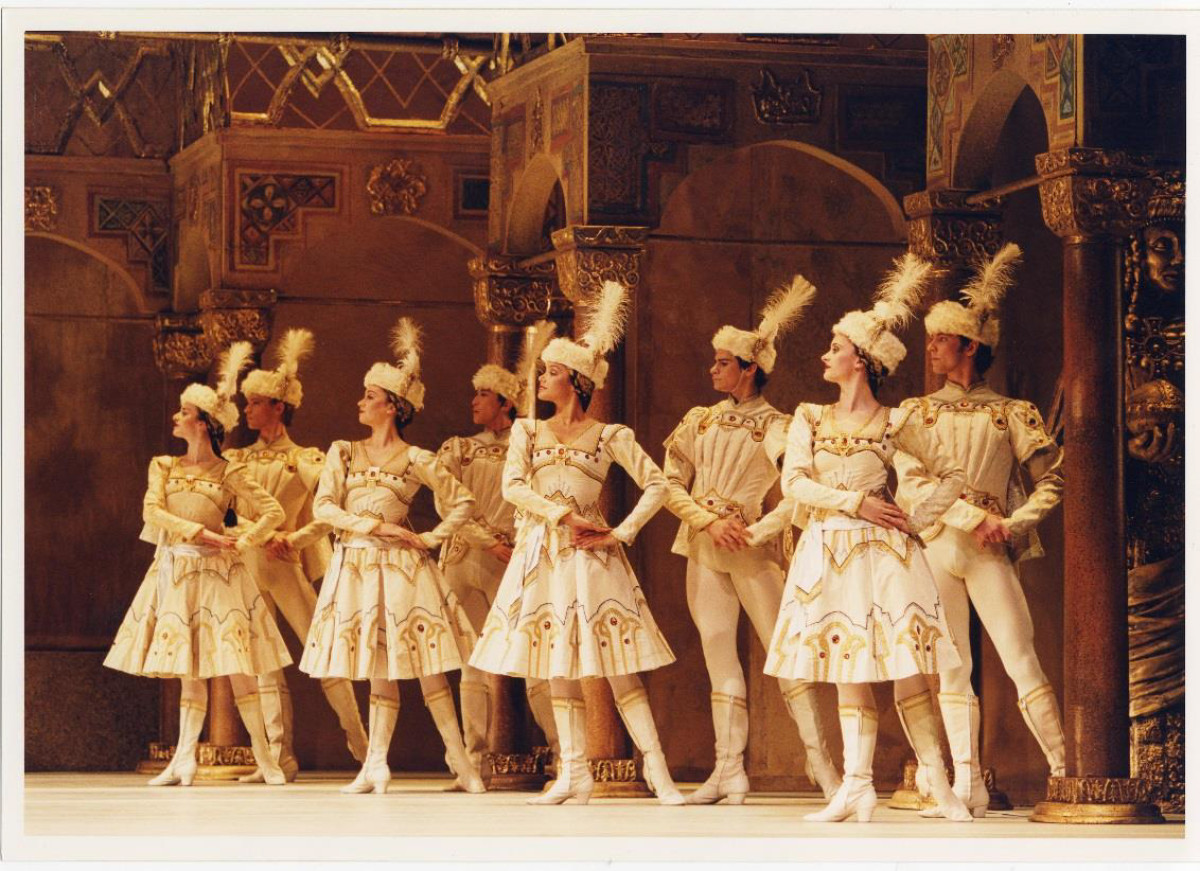 nouveau  Découvrez prochainement l’abonnement de saison,  Une nouvelle offre avantageuse pour les amoureux du Royal Opera House ! Renseignements sur www.lesecransdeparis.fr 