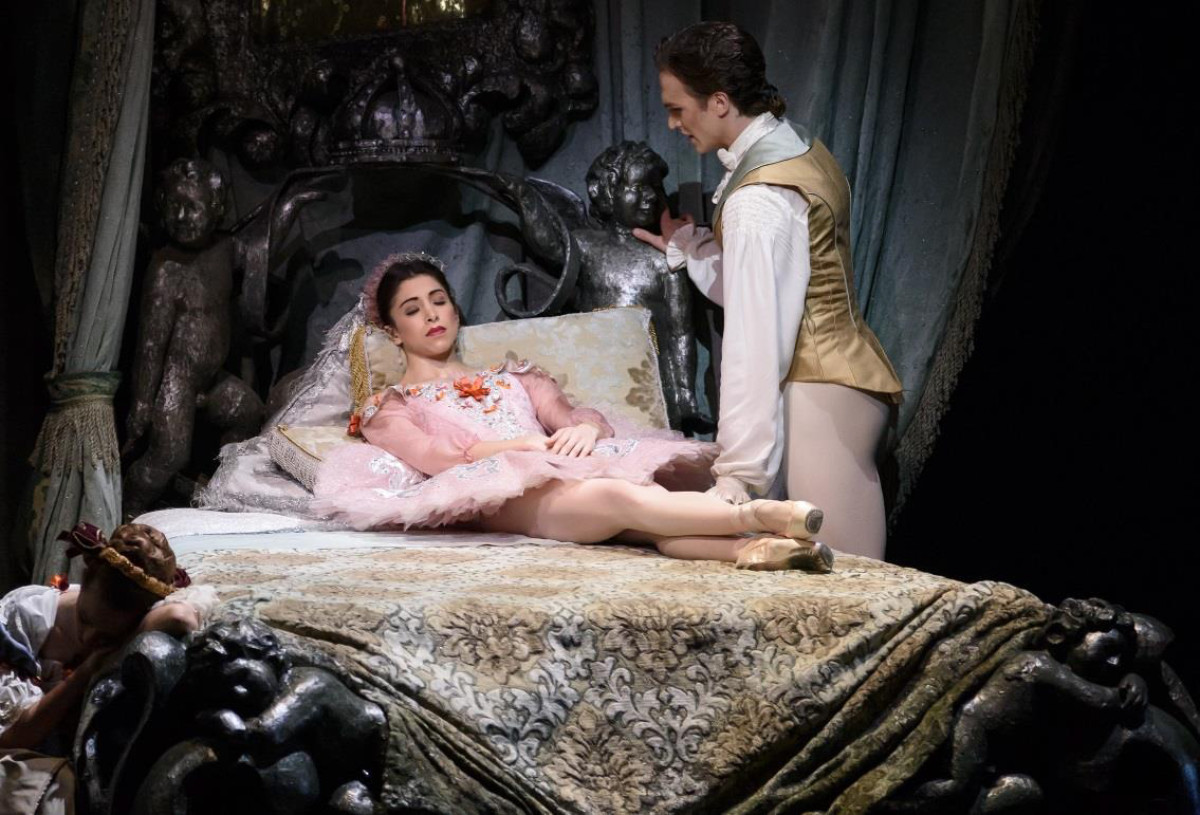 nouveau  Découvrez prochainement l’abonnement de saison,  Une nouvelle offre avantageuse pour les amoureux du Royal Opera House ! Renseignements sur www.lesecransdeparis.fr 