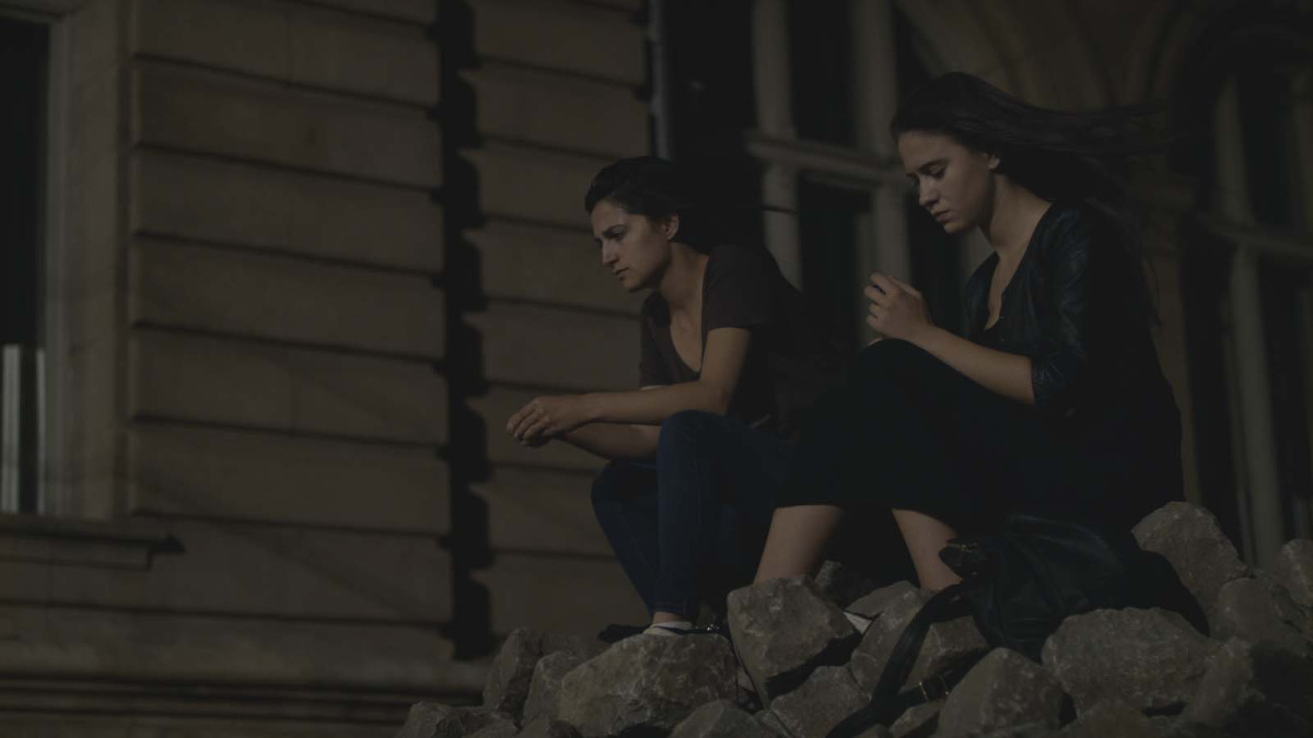 Women do cry de Mina Mileva et Vesela Kazakova 