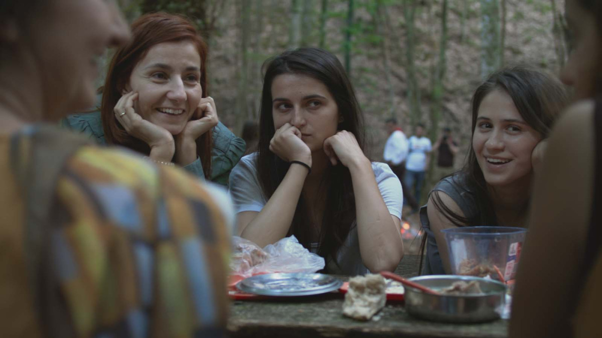 Women do cry de Mina Mileva et Vesela Kazakova 