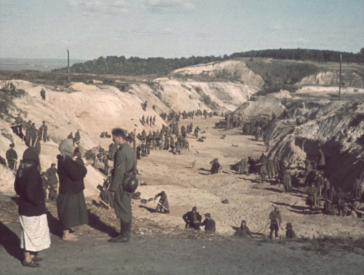 Avant-première de BABI YAR. CONTEXTE de Sergei Loznitsa en présence du réalisateur
