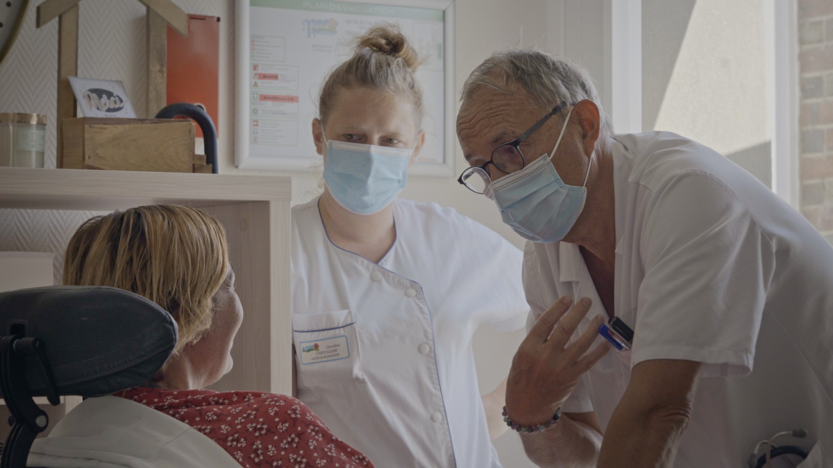 DU CÔTÉ DE LA VIE, LE CINÉ-CLUB DE L'INSTITUT CURIE : VIVANTS de Victor Grange suivi d'une rencontre