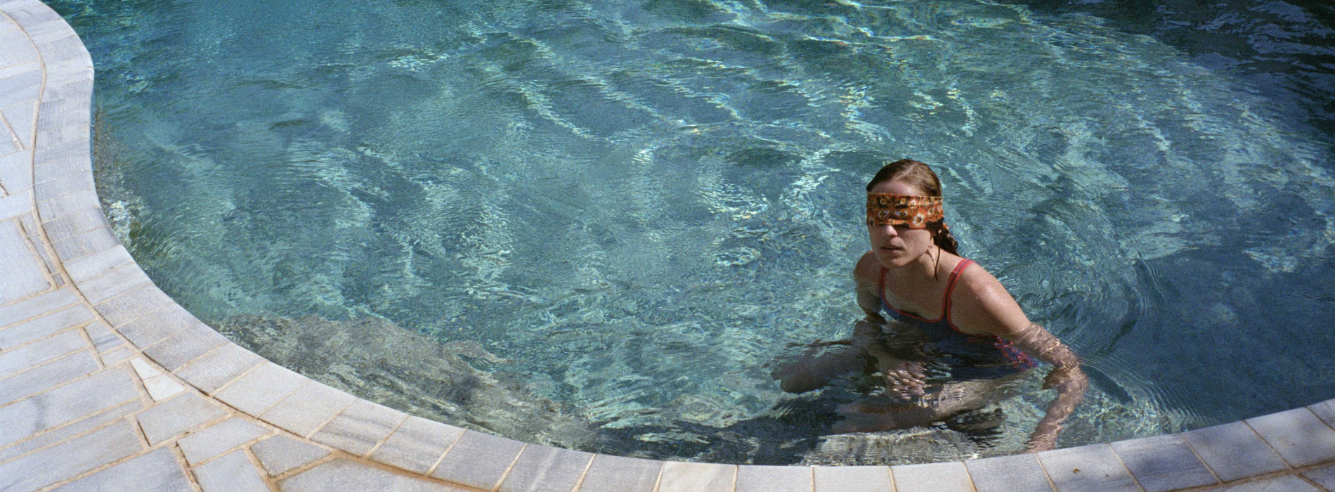 Psynéma, cinéma et psychiatrie : CANINE de Yórgos Lánthimos, suivi d'une analyse avec Léo Cairn et Marianne Brody-Baudin